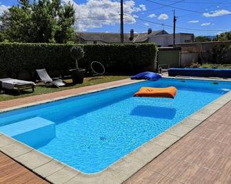 Ananas - Riorges - Piscine