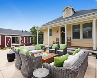 Gorgeous Property Within The Heart Of Sonoma - Sonoma - Patio