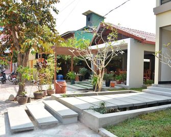 Neakru Guesthouse And Restaurant - Kampot - Udsigt