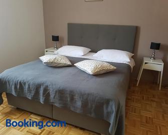Apartments & Rooms Formenti - Skradin - Bedroom