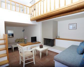 Achlada - Mourtzanakis Residence - Agia Pelagia