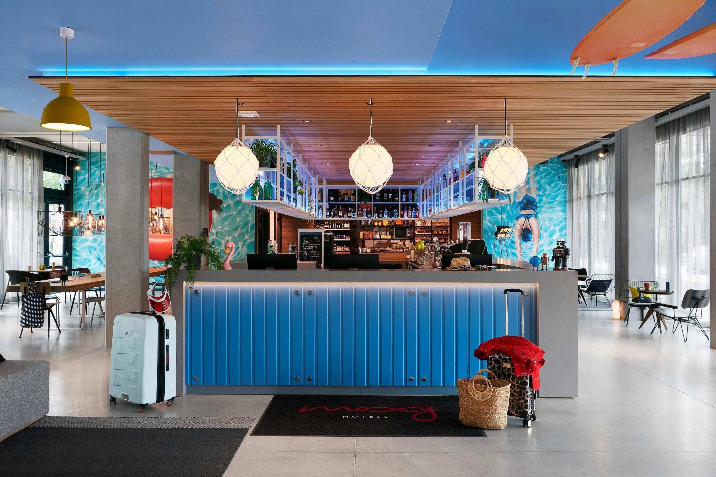 Moxy Antibes Sophia Antipolis - Biot - Бар