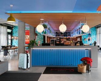 Moxy Antibes Sophia Antipolis - Biot - Бар