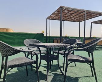 Pyramids Sunrise View Hotel - Giza - Balcone