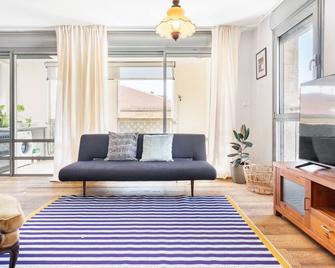 Amazing Jaffa By Tlv2rent - Tel Aviv - Sala de estar