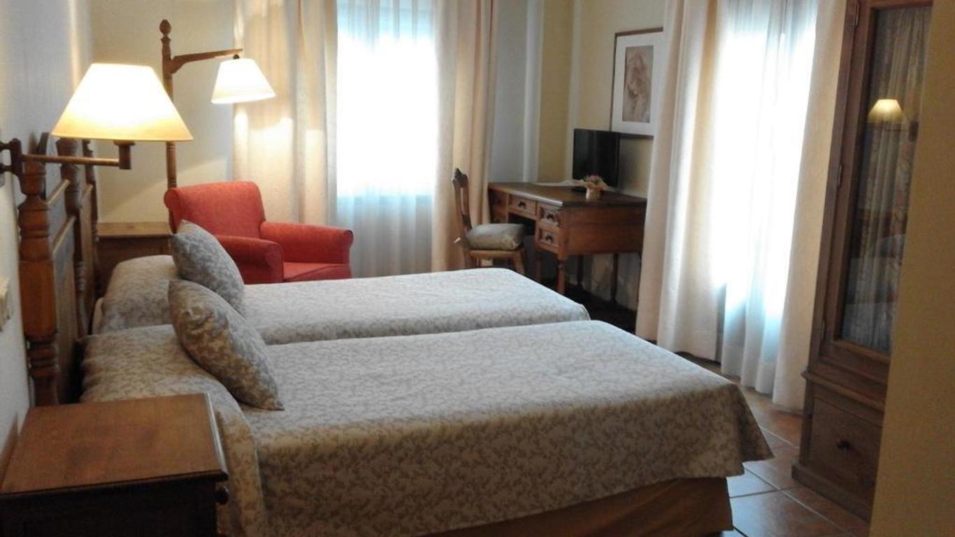 Hostal Rural Cumbres De Castilla