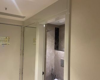 Bluo Shiv Ganga River View - ורנאסי - מסדרון