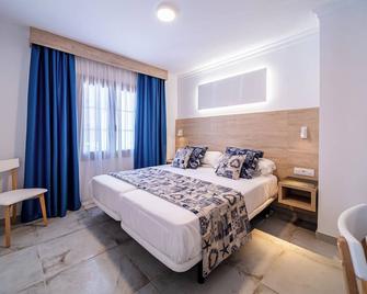 مونتانا كلوب سويت هوتل - Puerto del Carmen - غرفة نوم