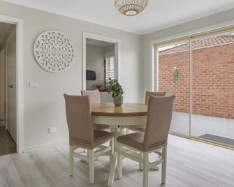 Spacious 3-Bed Home with Garden in Preston - Preston - Comedor