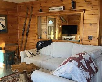 Tupper Lake Lakefront Retreat - Tupper Lake - Sala de estar