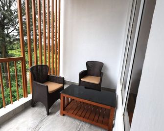 Ozone Hill Resorts - Salem - Balcony