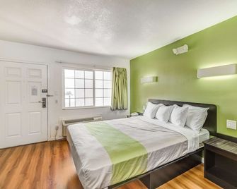 Motel 6 Visalia Ca - Visalia - Slaapkamer