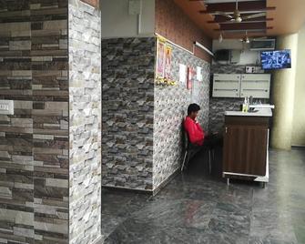 Blue Crystal Lodge - Shimoga