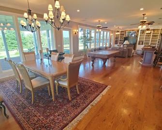 The Monticello Mansion - Monticello - Restaurant