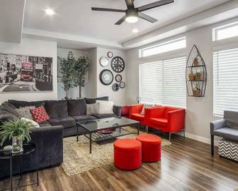 Beautiful 3 Bedroom Private home with easy access - American Fork - Lounge
