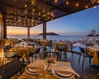 رويال فيلاز ريزورت - مازاتلان - مطعم