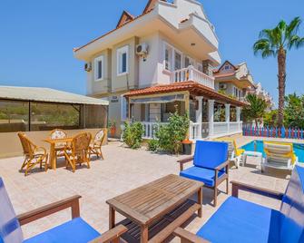 Infinity Sunshine Villa - Mugla - Patio