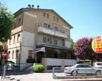 Hotel Pierina - Castrocaro Terme - Gebäude