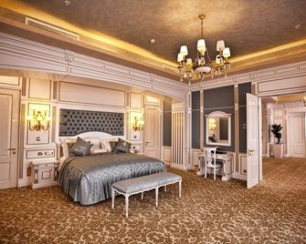 Multi Grand Pharaon Hotel - Arrinj - Bedroom