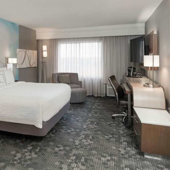 Courtyard by Marriott Toronto Vaughan image 1