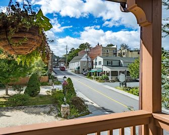 Hemlock Inn - Blowing Rock - Balcony