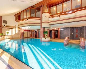 Whitewater Spa & Leisure Club - Ulverston - Piscina