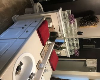Comfortable Haven away from the city (no less than 30 day rental required) - Lithonia - Habitación