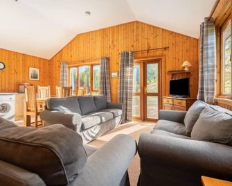 Loch Meiklie 3 bed by Interhome - Drumnadrochit - Living room