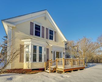 Charming Wilton Vacation Rental w/ Fire Pit - Wilton - Edificio