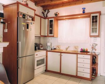 Yiannis' Maizonette Ancient Olympia - Happy Rentals - Olympia - Cocina