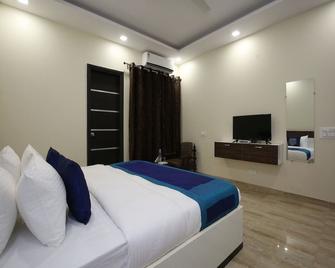OYO 9940 Shashank Villa - Chandigarh - Bedroom