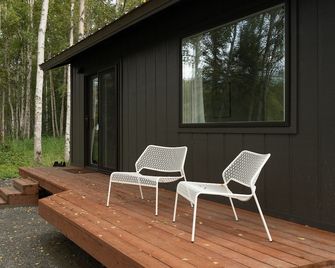 Meier Lake Resort - Wasilla - Binnenhof