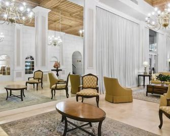 New-Palm Beach 3 Beds 2bedrooms 2baths Pool,beach,frontdesk24/7 Palm Beach Suite - Palm Beach - Lounge