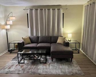 Vintage 2 Bedroom 1.5 Bathroom Condo Lake View - Orlando - Sala de estar