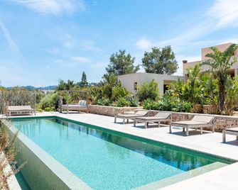 Stunning Villa With Gardens - סן ג'וזפ דה סה טלאיה - בריכה