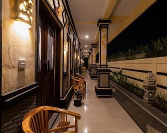 Kusuma Guesthouse - North Kuta - Balcony