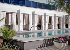 Vdara Penthouse Condo Fountain View Free Wifi & Parking Unbeatable Location - Paradise - Piscina