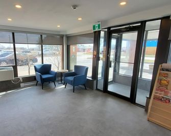 White Knight Motel - Toronto - Lobby