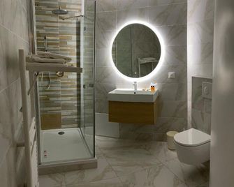 Cit'hotel La Pyramide - Romorantin-Lanthenay - Schlafzimmer