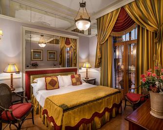 Romantik Hotel Villa Margherita - Mira - Ložnice