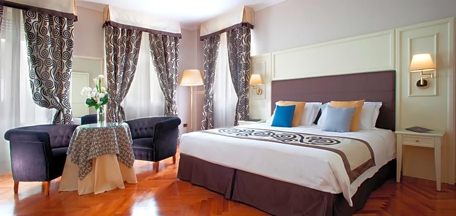 Grand Hotel Gardone - גארדונה ריביירה - חדר שינה