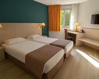 Logis Hotel L'Embarcadère - Nantua - Bedroom