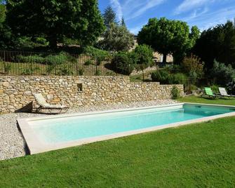 In Drôme / Provençal baronies, restored old house with private pool - Propiac - Piscina