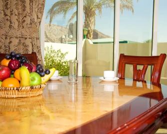 Green Mubazzarah Chalets - Al Ain - Dining room