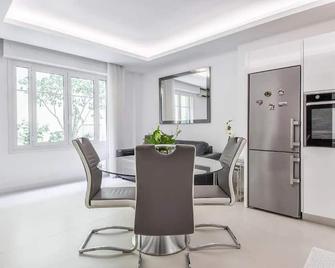 Charming 1br Apartment In Heart Of Monaco - Monaco - Dining room