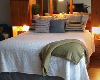 30 mins. from Traverse City! Quaint retreat. Perfect for two, centrally located. - Fife Lake - Habitación