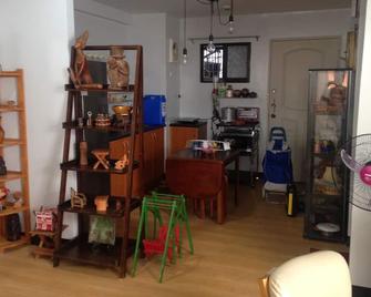 Condo Cambridge VIllage fully furnished - Pasig - Restaurant
