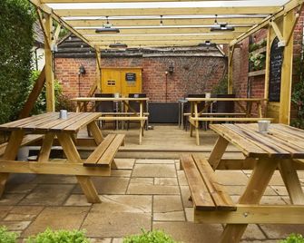 The Coachmakers Arms - Wallingford - Binnenhof