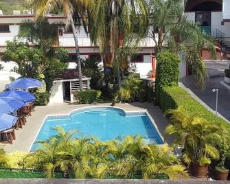 Hotel Parador del Rey - Temixco - Pool