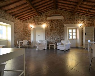Ostello Palazzo Nizza - Massa - Sala de estar